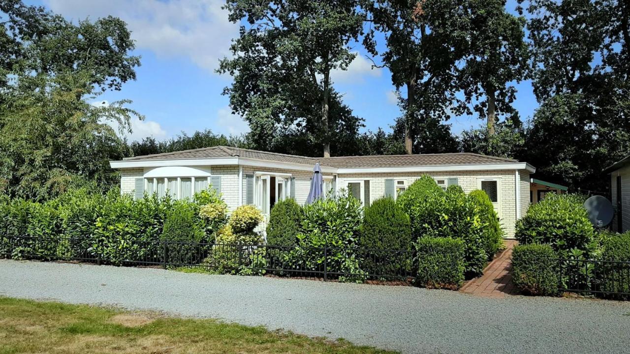 Chalet 42 'Vuursteenberg' Bospark Ijsselheide Zwolle Hattemerbroek 外观 照片